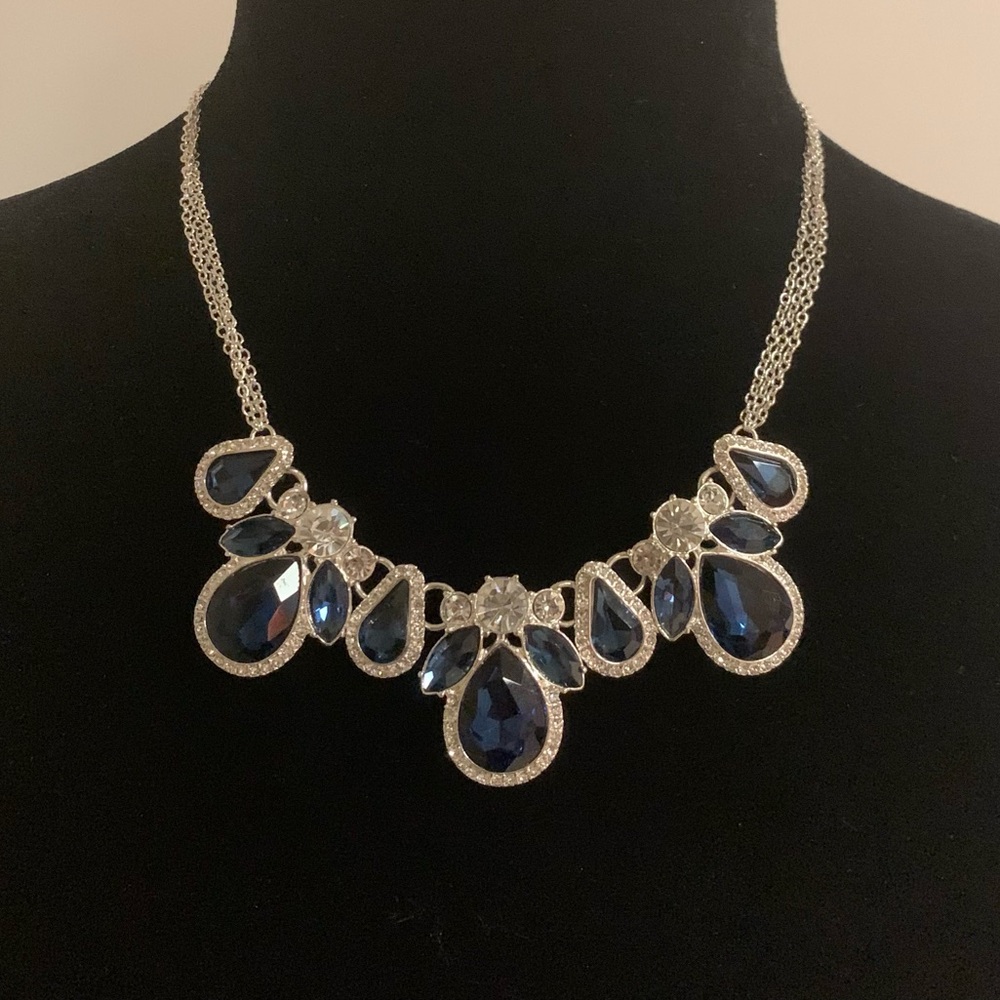💙🦋 Beautiful Sapphire Necklace and Earring Set